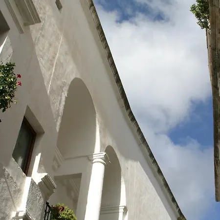 Altrov'e Bed & Breakfast Parabita